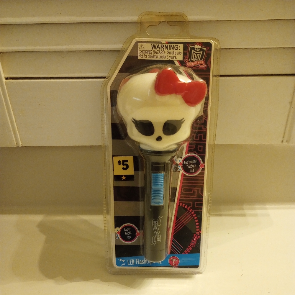 Sakar Monster High 2014 LED Flashlight NIB - never opened - NOT TESTED